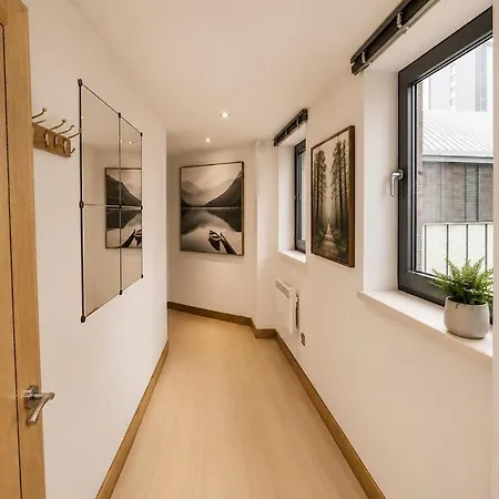 2bed Centre By Station *