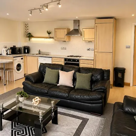 2bed Centre By Station Apartment