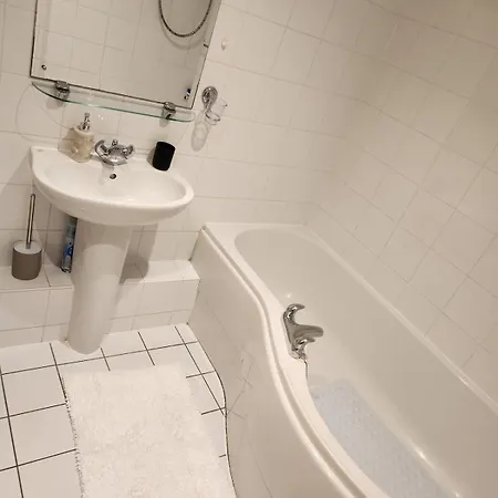 2bed Centre By Station * Leeds (West Yorkshire)